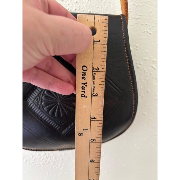 Vintage Handcrafted Black Leather Crossbody Bag With Embossed Design - Picture 8 of 16